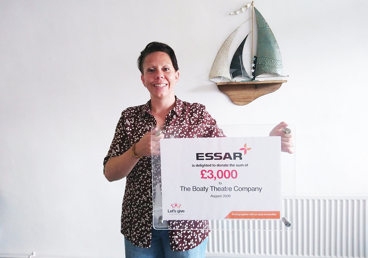 Laura Harris with Essar donation of £3,000