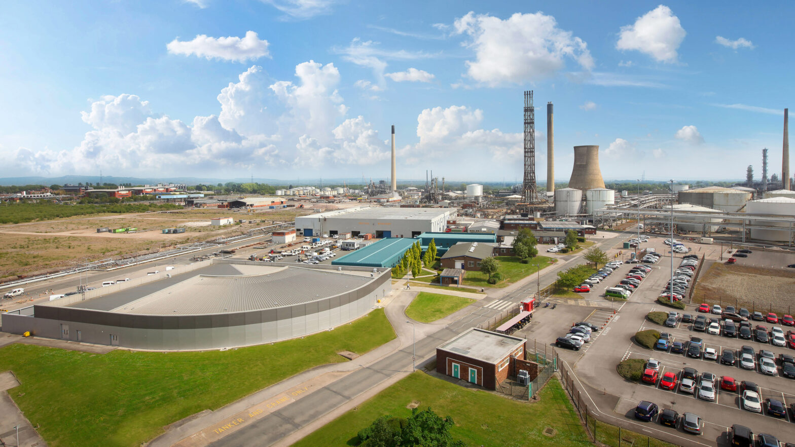 Essar Energy Transition Fuels Expands UK Aviation Network with Two New Airport Deals, Reaching Milestone of Nine Airports